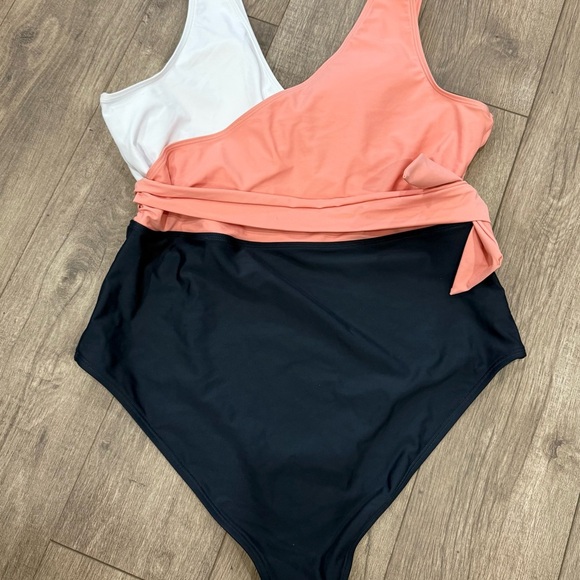 Coral and White Swimsuit Size XL Beach Pool Vacation Summer - Picture 2 of 7